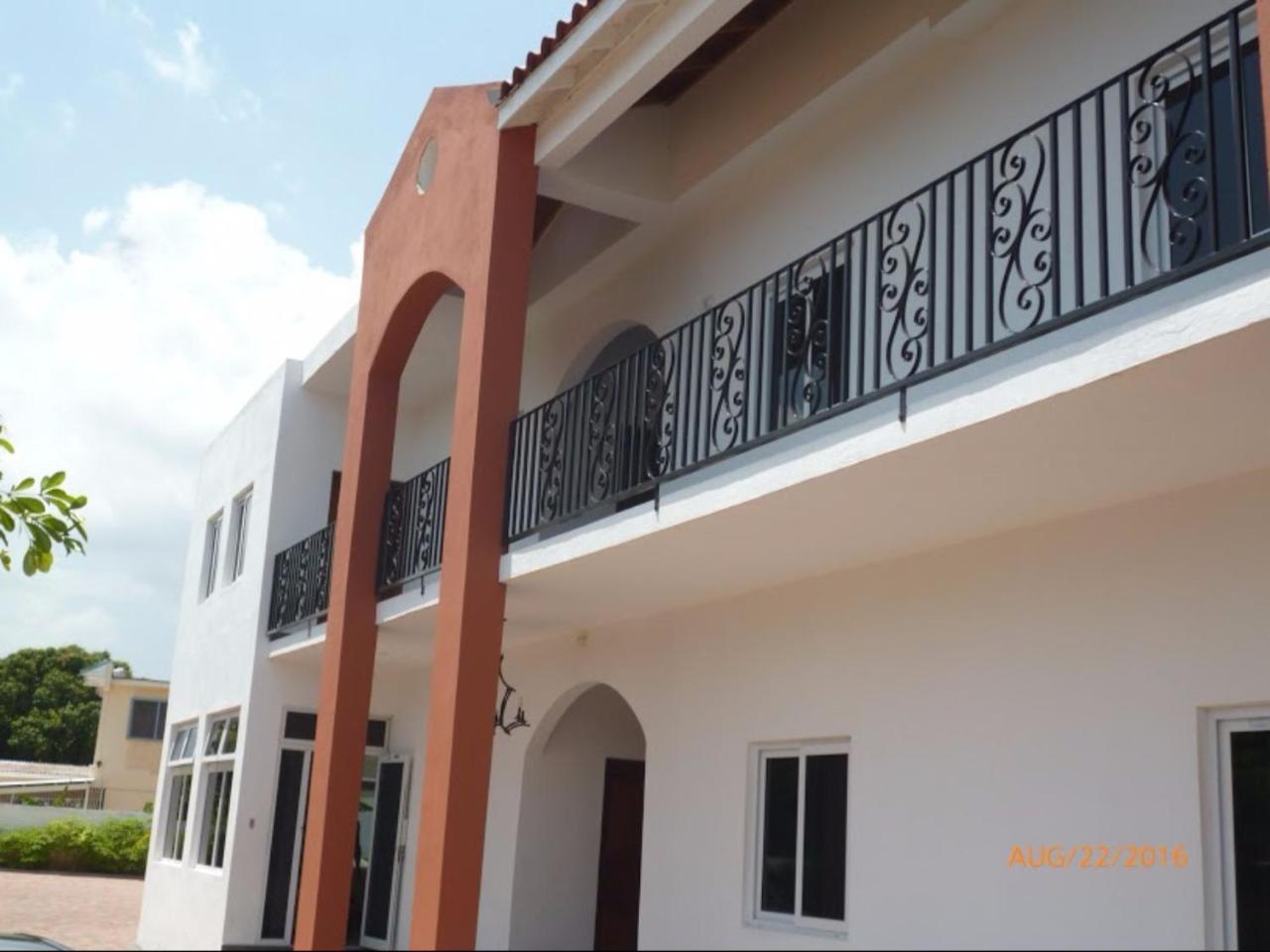 Spanish Dream Hotel كينغستون المظهر الخارجي الصورة