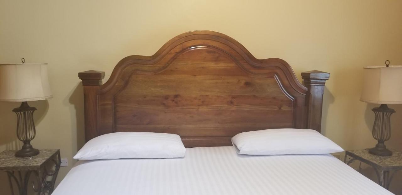 Spanish Dream Hotel كينغستون المظهر الخارجي الصورة