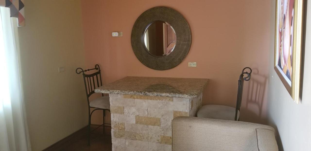 Spanish Dream Hotel كينغستون المظهر الخارجي الصورة