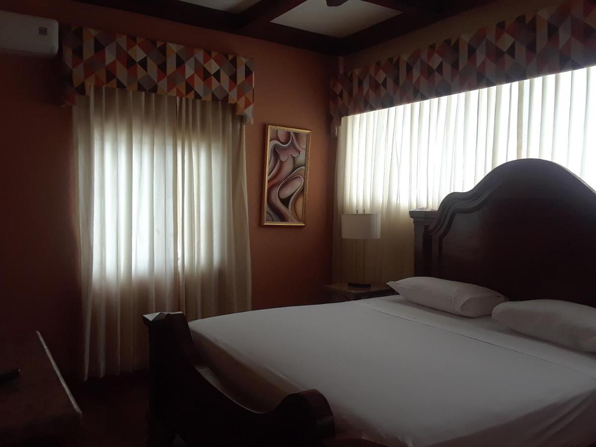 Spanish Dream Hotel كينغستون المظهر الخارجي الصورة